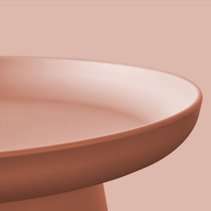 ყავის ფერადი მაგიდა